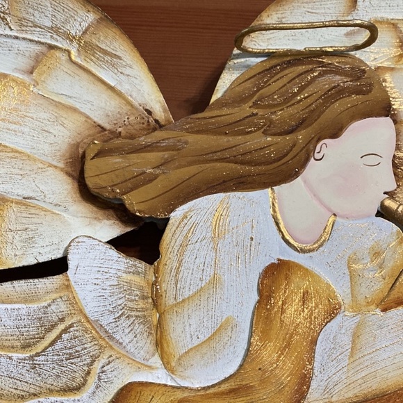 Wall angle home decor - Picture 6 of 9